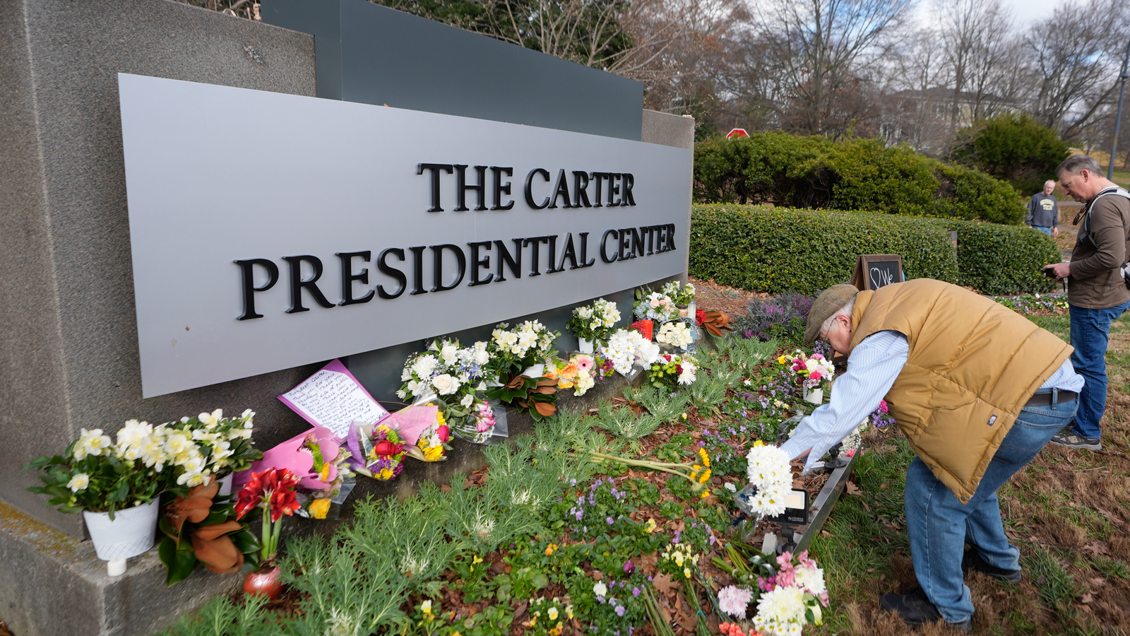 jimmy-carter’s-6-day-funeral-begins-with-a-motorcade-through-south-georgia:-live