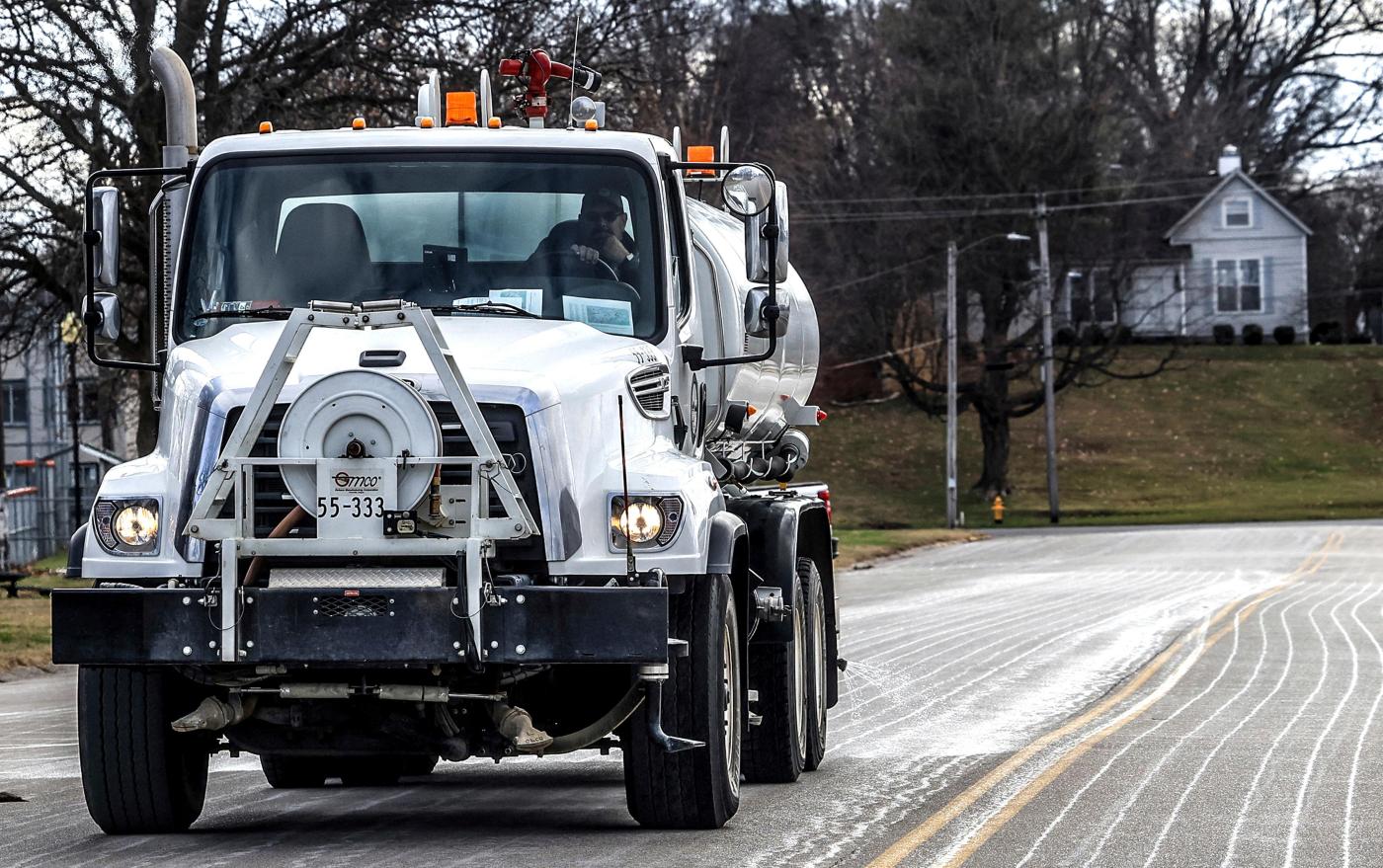 drivers-skid-and-crash-as-wintry-mix-grips-central-us-before-moving-east