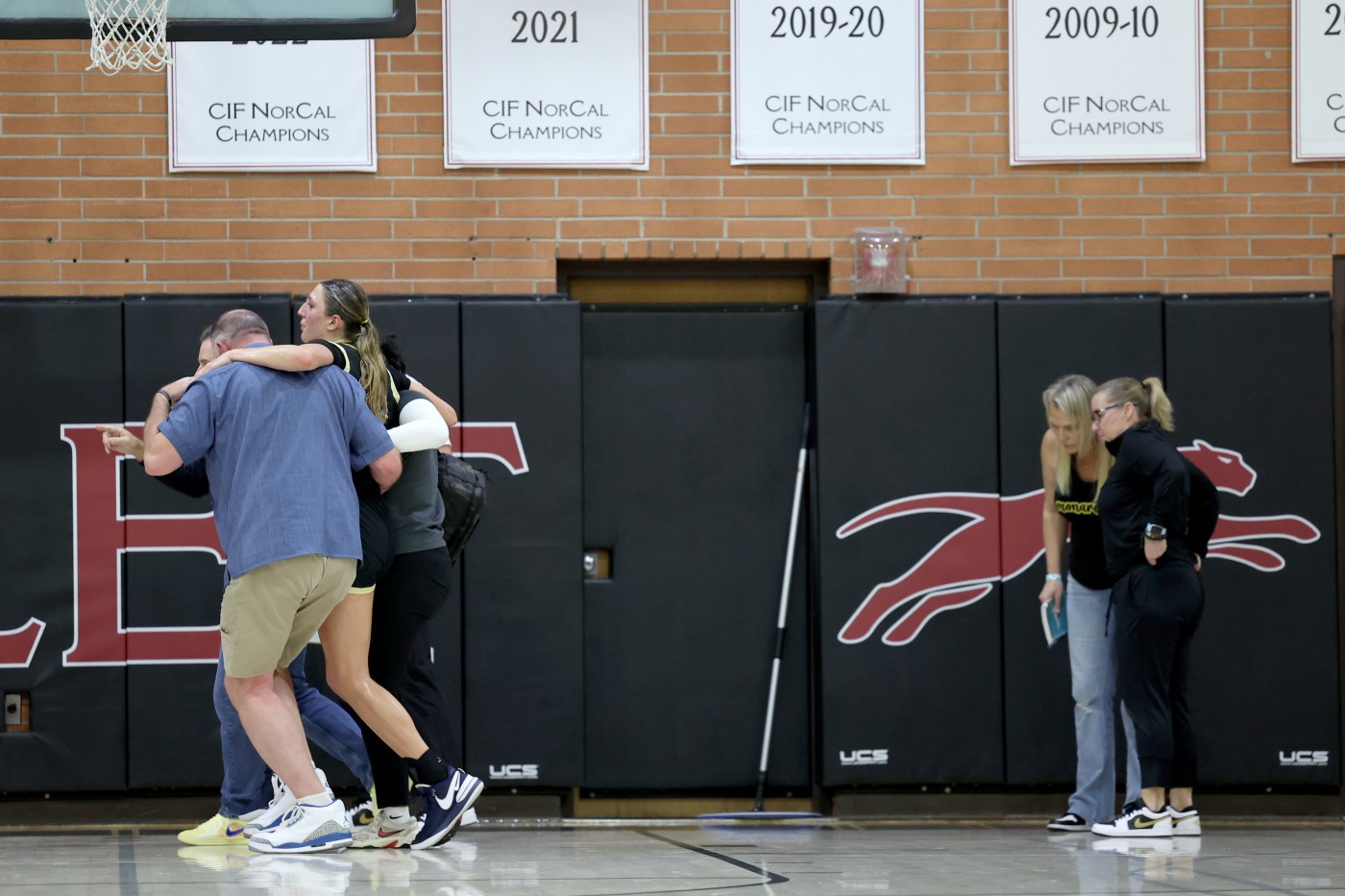 mitty’s-mckenna-woliczko,-the-bay-area’s-best-girls-basketball-player,-injured-in-loss-to-ontario-christian