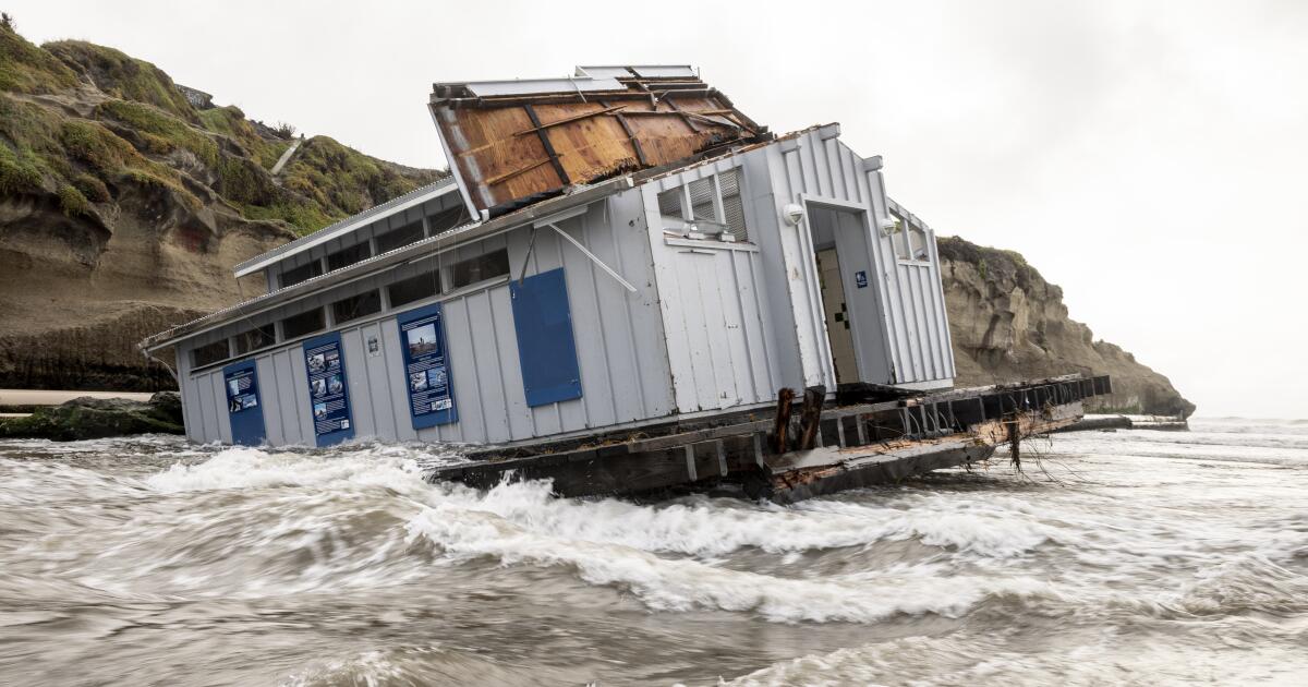 santa-cruz-wharf-reopens-after-partially-collapsing-into-ocean-during-high-surf