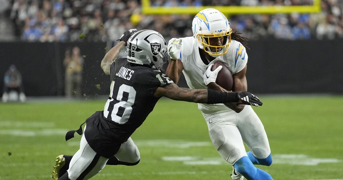 chargers-overcome-raiders-to-earn-no.-5-seed-and-playoff-game-at-houston-texans