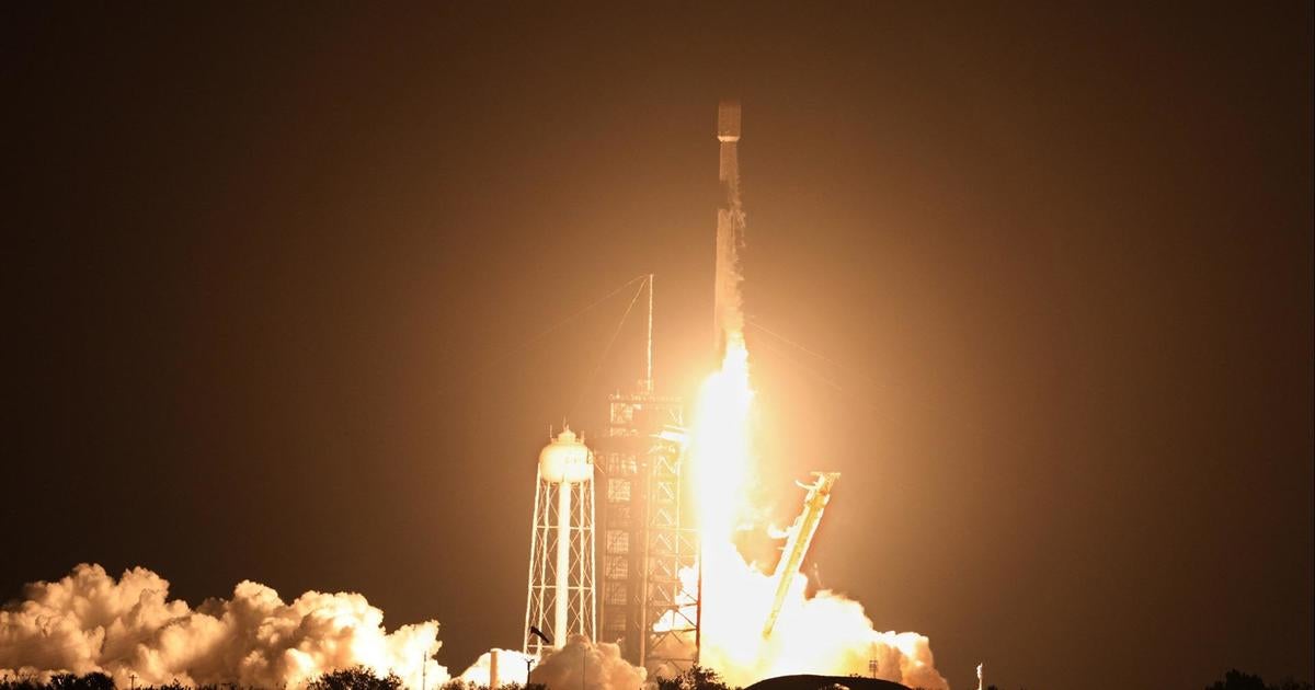 2-commercial-landers-launched-for-the-moon-on-spacex-rocket