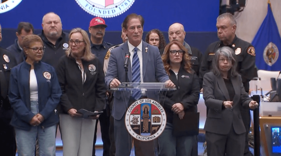 la.-district-attorney-blasts-wildfire-related-crime-suspects,-offers-victims-advice