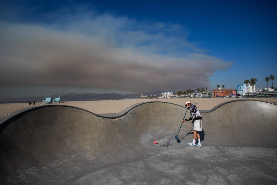 here’s-how-los-angeles-residents-can-safely-clean-up-ash