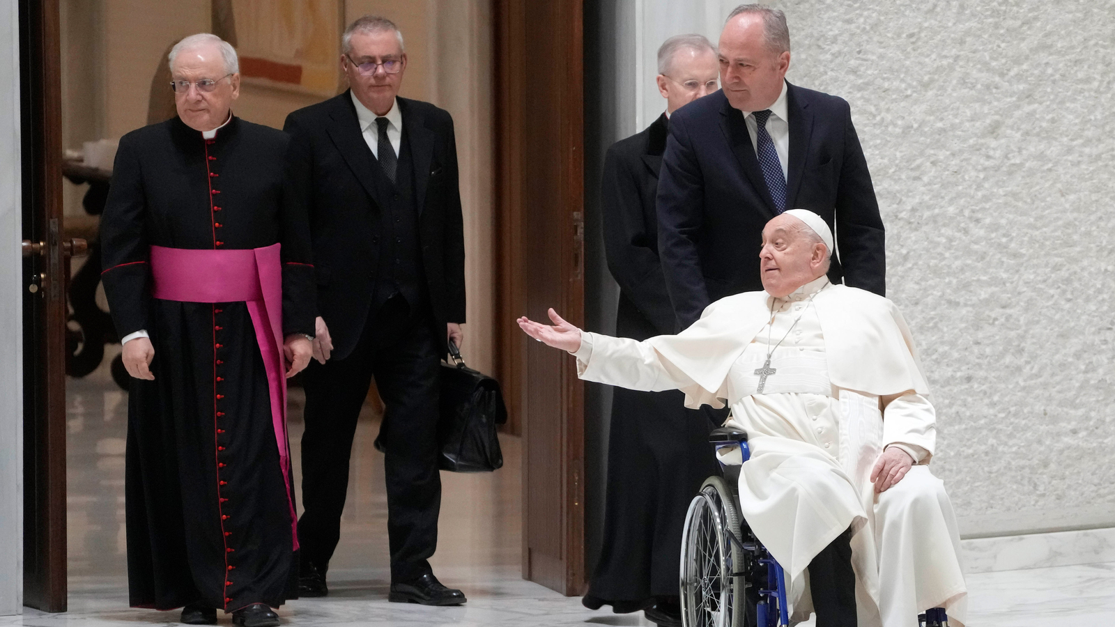 pope-falls-and-hurts-his-arm,-the-second-time-in-a-month-that-he-falls