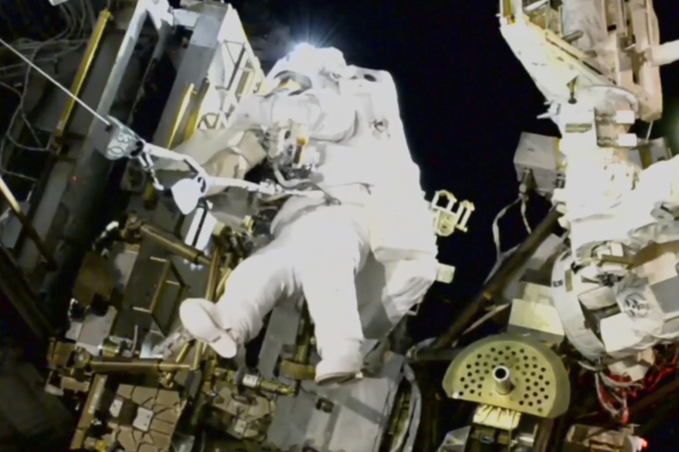 nasa’s-stuck-astronaut-steps-out-on-a-spacewalk-after-7-months-in-orbit