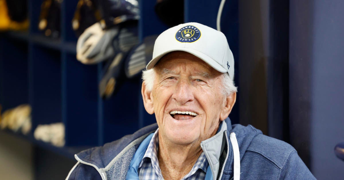 bob-uecker,-brewers-announcer-known-as-“mr.-baseball,”-dies-at-age-90