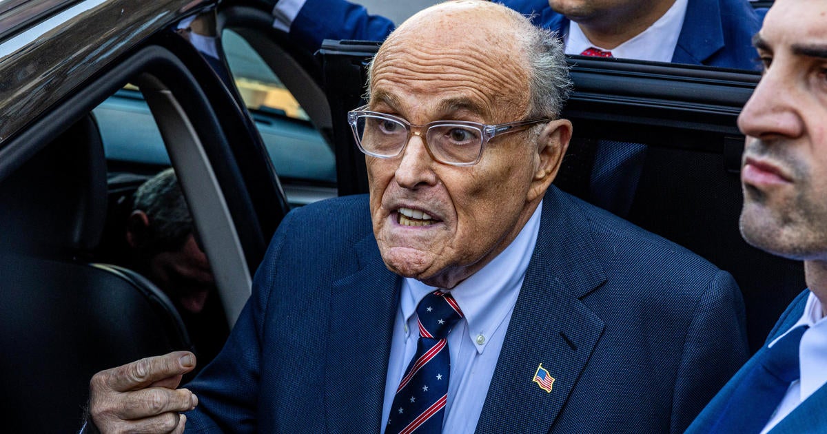 former-nyc-mayor-rudy-giuliani-reaches-settlement-over-world-series-rings,-florida-condo