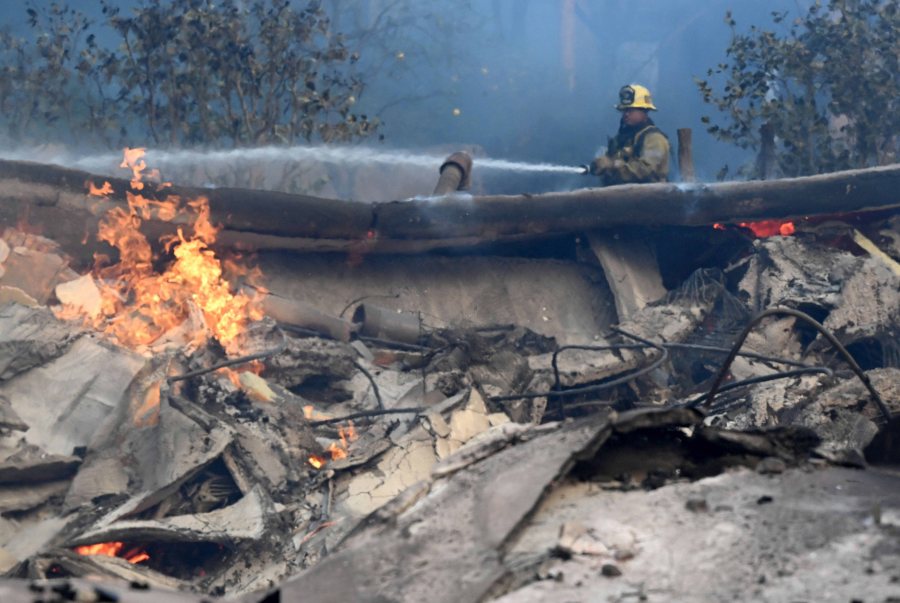 disneyland-resort-opens-hotel-rooms-to-employees-displaced-by-wildfires