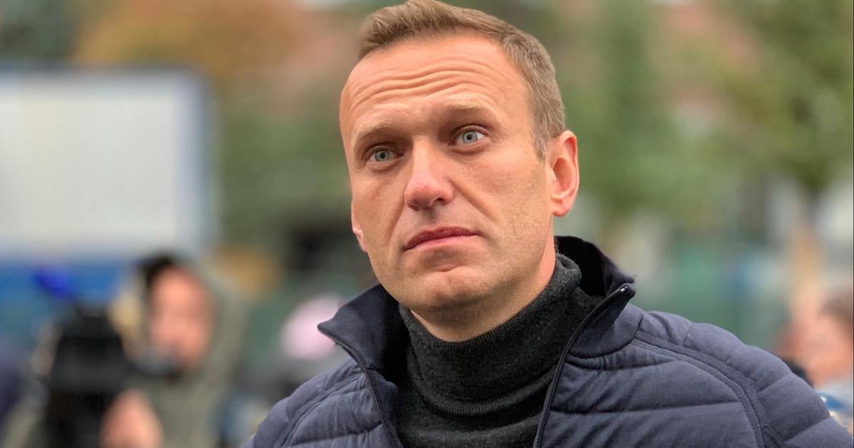 russia-sentences-alexey-navalny’s-lawyers-to-years-in-prison