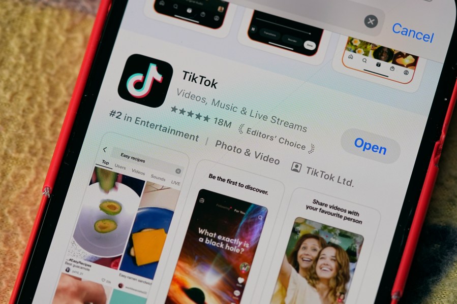 tiktok-says-it’s-in-the-process-of-restoring-service-to-us-users