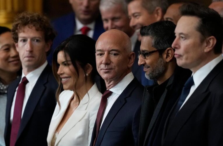 Trump, a populist president, is flanked by tech billionaires at his inauguration