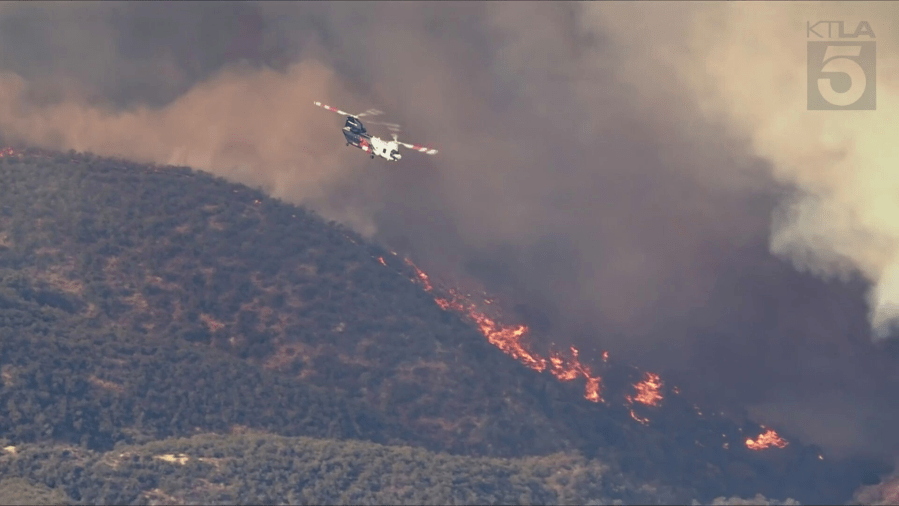 fast-moving-hughes-fire-forces-evacuations-near-castaic