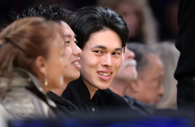 Roki Sasaki is down with L.A. New Dodgers pitcher learns city’s fingers sign at Lakers game