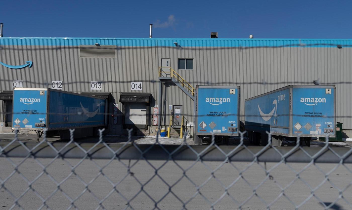 amazon-to-close-7-warehouses-in-the-canadian-province-of-quebec-and-eliminate-1,700-jobs