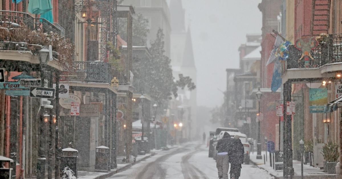 record-breaking-snow-triggers-flight-cancellations,-school-and-business-closures-in-us.-south