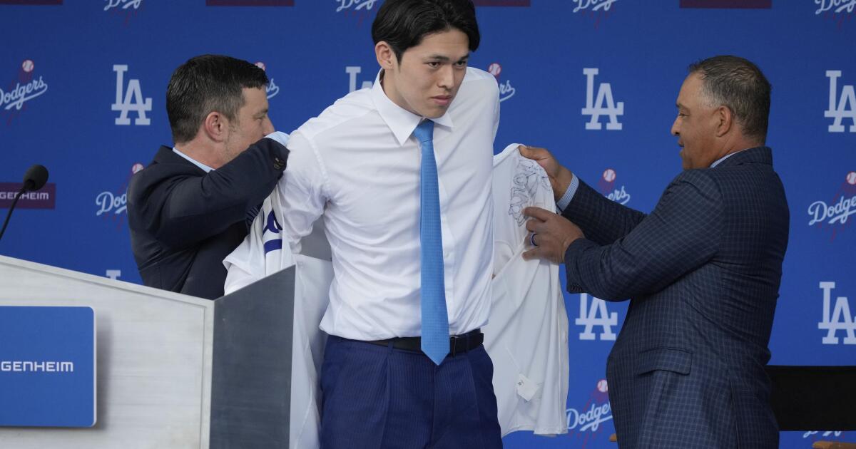 dodgers-officially-welcome-roki-sasaki,-plan-‘to-hit-the-ground-running’-with-pitcher