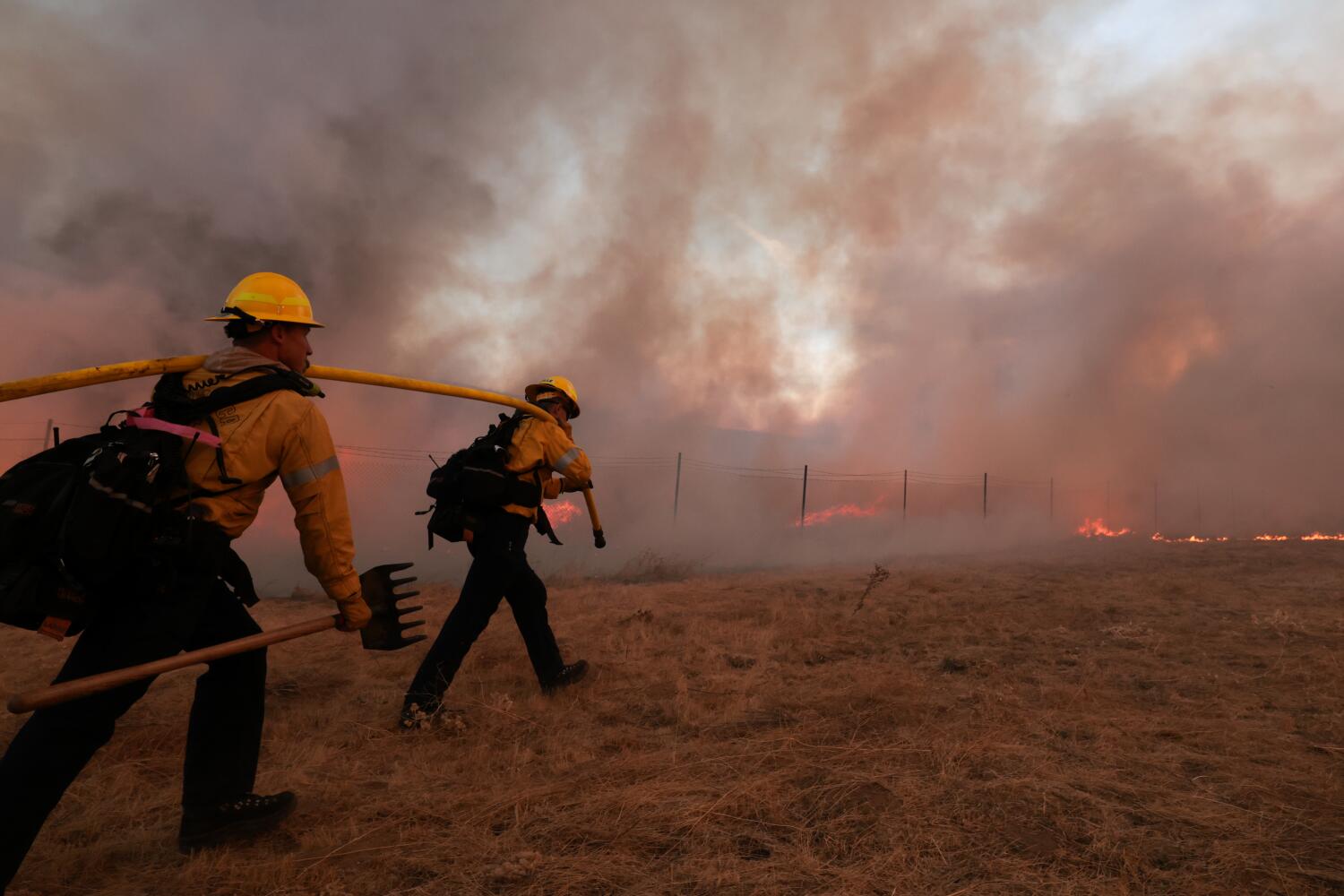 new-fires-erupt-around-la.-county-as-thursday-brings-more-dangerous-weather