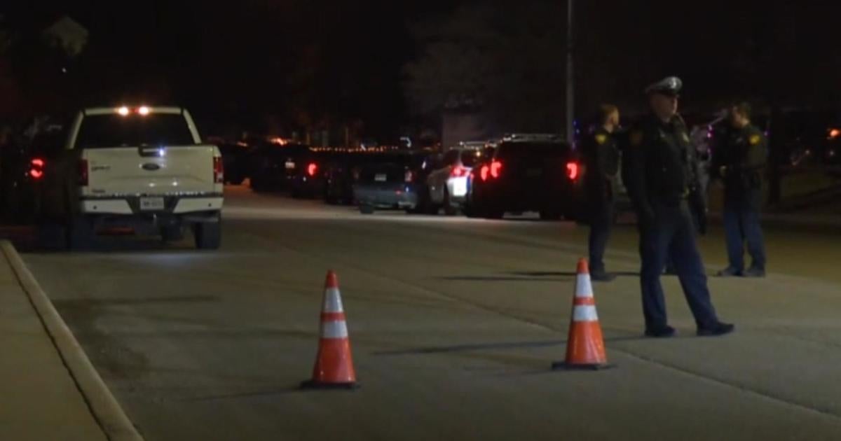 7-cops-shot-by-barricaded-suspect-after-responding-to-distress-call-in-san-antonio