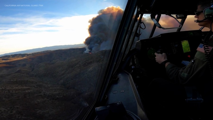 inside-the-cockpit:-national-guard-air-tanker-attacks-hughes-fire